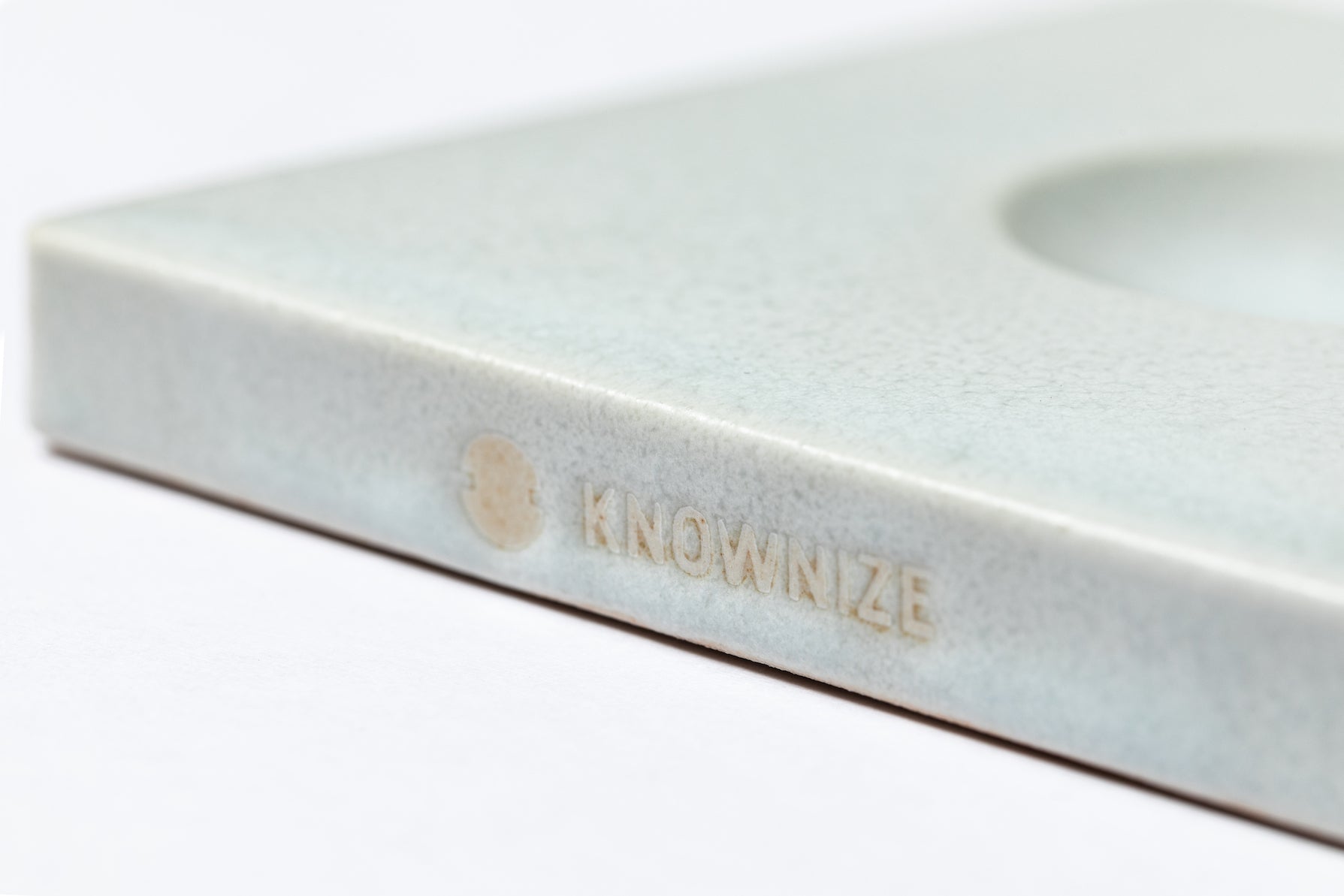 Global Green × Plant Plate - KNOWNIZE
